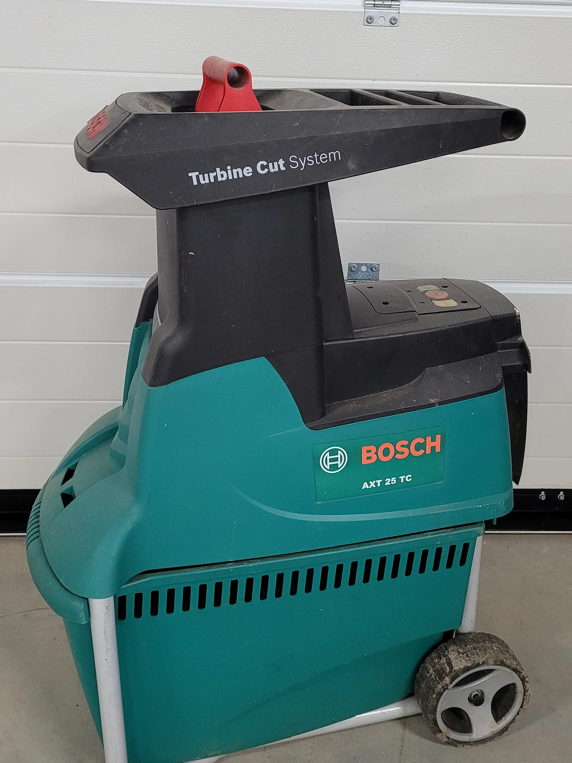 Turbinenhäcksler - Bosch AXT 25 TC