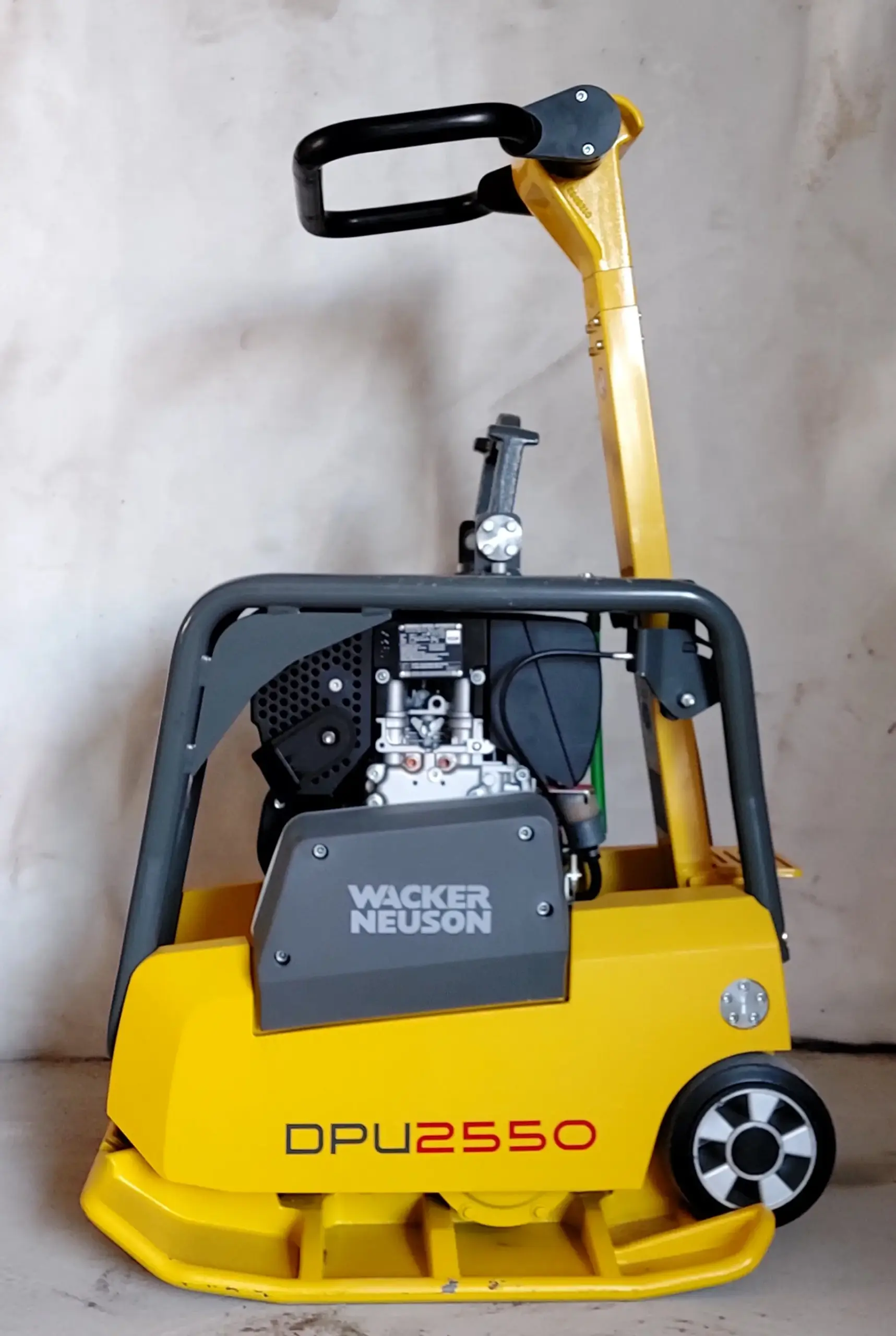 Rüttelplatte DPU 2550 - Wacker Neuson - Maschinenverleih Maucher - Waldbrunn - Odenwald